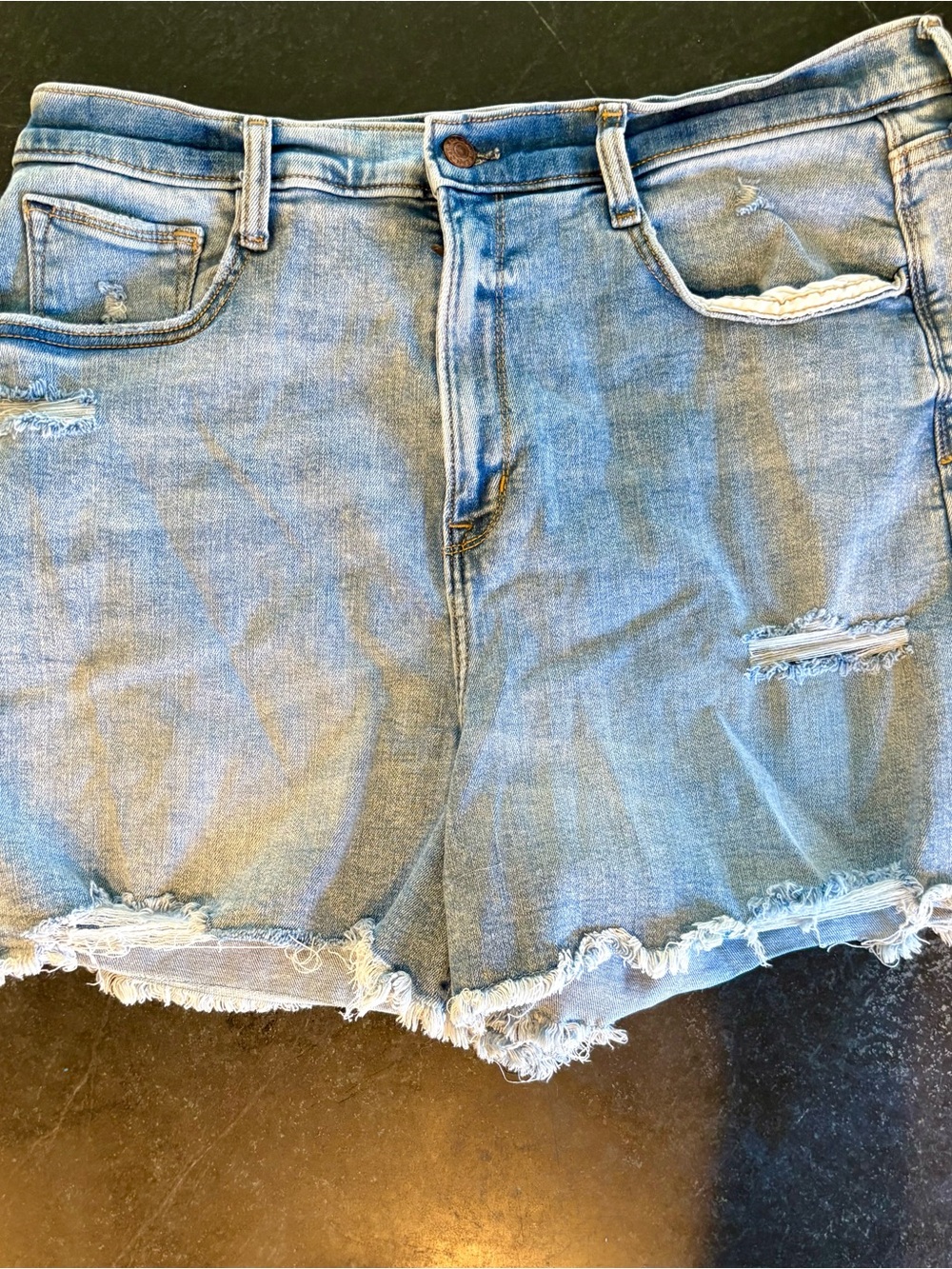 Arizona Jean Company Light whisker Wash Frayed Hem Denim Shorts in size 18 19
